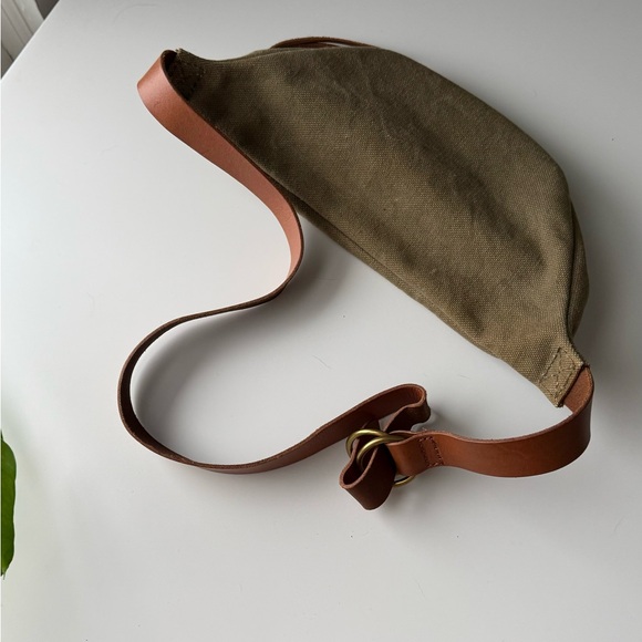 Madewell The Canvas Fanny Pack in Distant Surplus - Picture 3 of 5